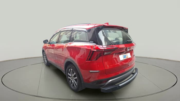 2022 Mahindra XUV700 AX 7 P AT 7 STR, Petrol, Automatic, 49,985 km, exterior