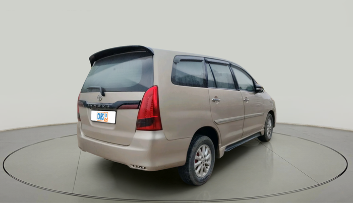 2013 Toyota Innova 2.5 VX 7 STR, Diesel, Manual, 1,28,615 km, exterior