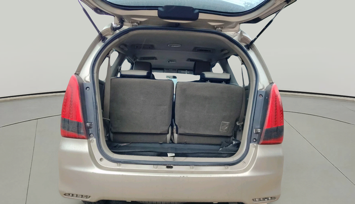 2013 Toyota Innova 2.5 VX 7 STR, Diesel, Manual, 1,28,615 km, exterior