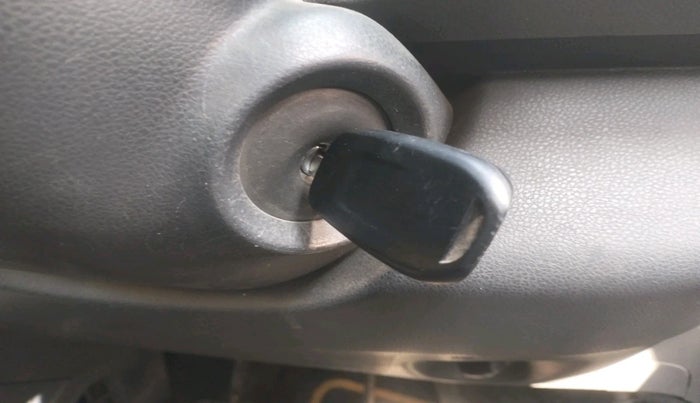 2016 Renault Kwid RXT 0.8, Petrol, Manual, 49,698 km, interior