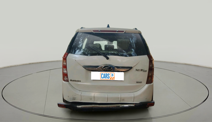 2015 Mahindra XUV500 W10, Diesel, Manual, 1,03,979 km, exterior