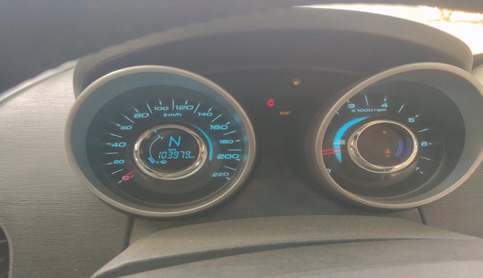 2015 Mahindra XUV500 W10, Diesel, Manual, 1,03,979 km, interior