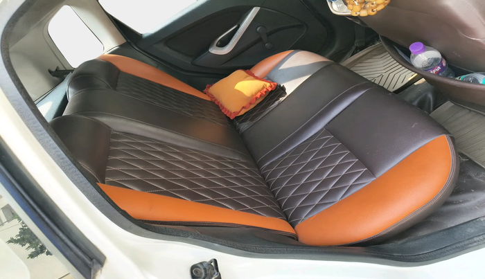 2010 Ford Figo TITANIUM 1.4 DIESEL, Diesel, Manual, 1,11,144 km, interior