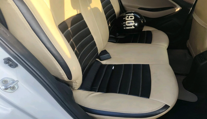 2015 Hyundai Elite i20 SPORTZ 1.2 (O), Petrol, Manual, 76,571 km, interior