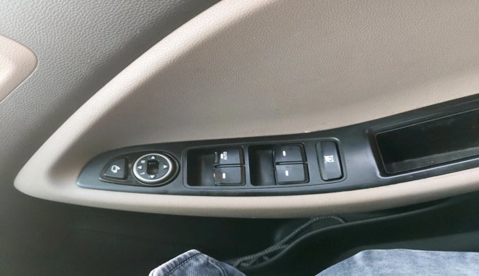 2015 Hyundai Elite i20 SPORTZ 1.2 (O), Petrol, Manual, 76,571 km, interior