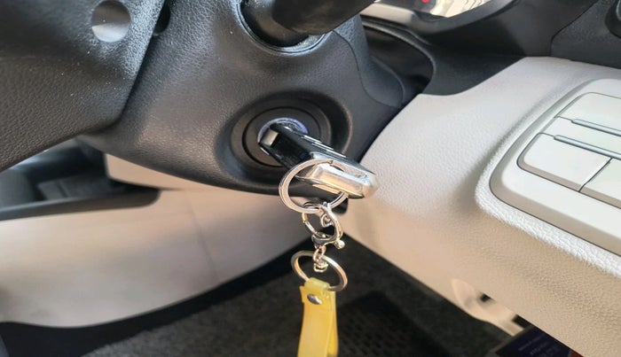 2021 Mahindra XUV300 W6 1.2 PETROL AMT, Petrol, Automatic, 24,126 km, interior