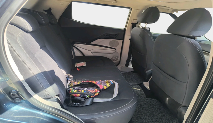 2021 Mahindra XUV300 W6 1.2 PETROL AMT, Petrol, Automatic, 24,126 km, interior