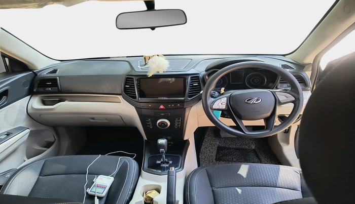 2021 Mahindra XUV300 W6 1.2 PETROL AMT, Petrol, Automatic, 24,126 km, interior
