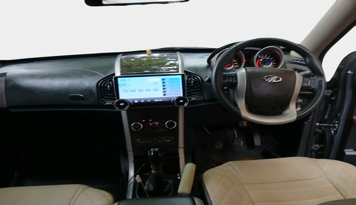2014 Mahindra XUV500 W6, Diesel, Manual, 74,600 km, interior