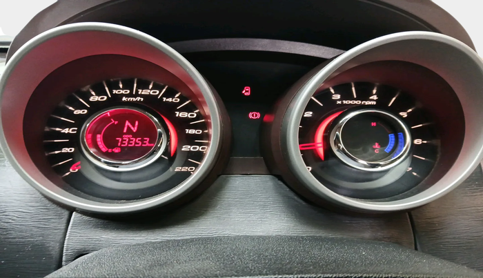 2014 Mahindra XUV500 W6, Diesel, Manual, 74,600 km, interior