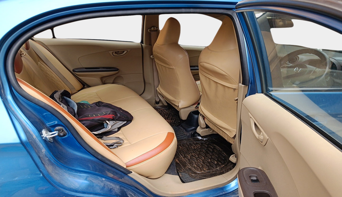 2013 Honda Amaze 1.5L I-DTEC S, Diesel, Manual, 1,12,580 km, interior