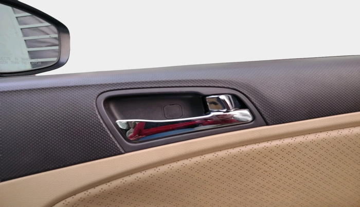 2011 Hyundai Verna FLUIDIC 1.6 VTVT SX OPT, Petrol, Manual, 94,363 km, interior