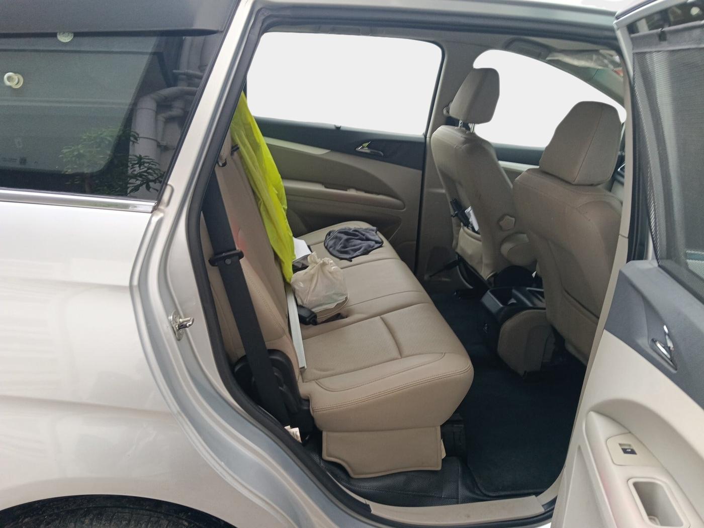 2019 Mahindra MARAZZO M8 8 STR, Diesel, Manual, 93,248 km, interior