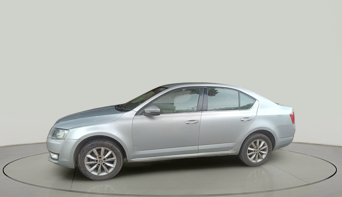 2013 Skoda Octavia AMBITION 2.0 TDI, Diesel, Manual, 87,950 km, exterior