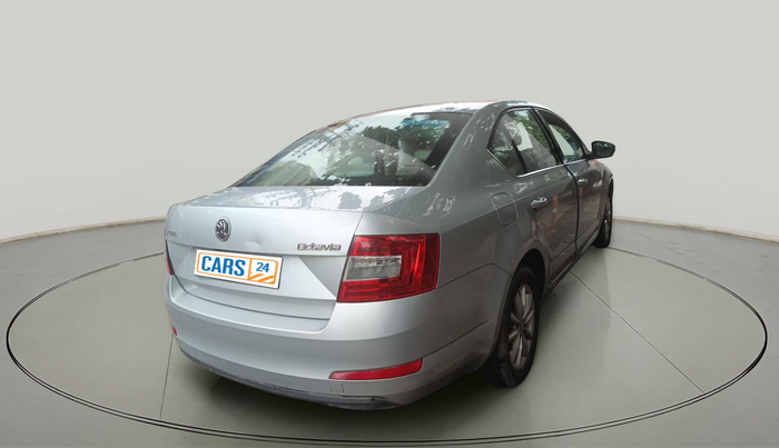 2013 Skoda Octavia AMBITION 2.0 TDI, Diesel, Manual, 87,950 km, exterior