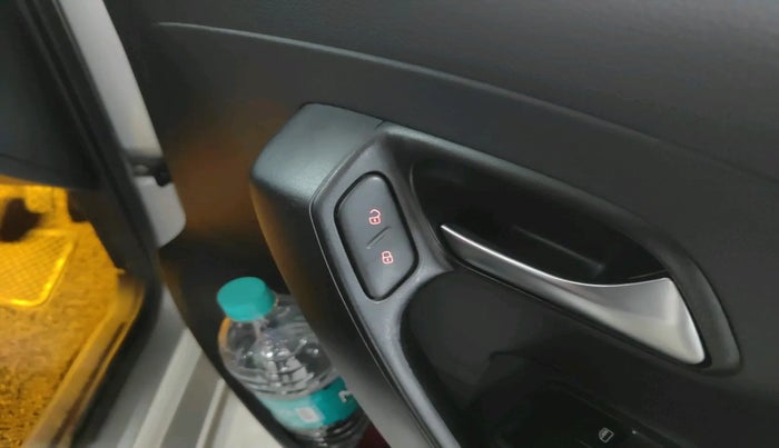 2016 Volkswagen Polo TRENDLINE 1.2L PETROL, Petrol, Manual, 74,436 km, interior