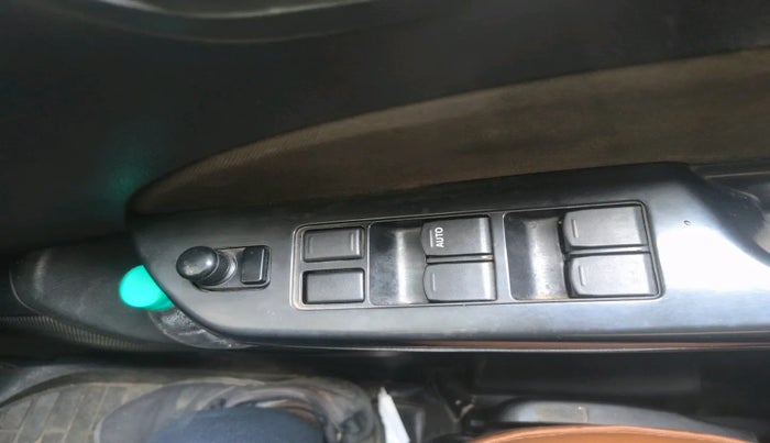 2015 Maruti Swift ZDI, Diesel, Manual, 1,78,164 km, interior