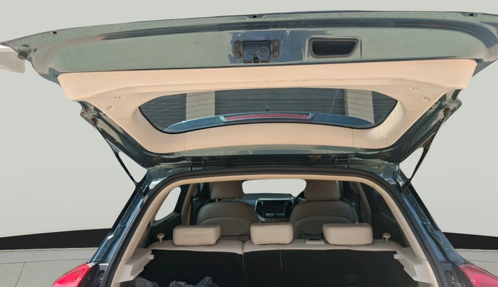 2020 Mahindra XUV300 W8 (O) 1.5 DIESEL, Diesel, Manual, 1,45,931 km, exterior