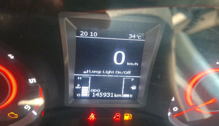 2020 Mahindra XUV300 W8 (O) 1.5 DIESEL, Diesel, Manual, 1,45,931 km, interior