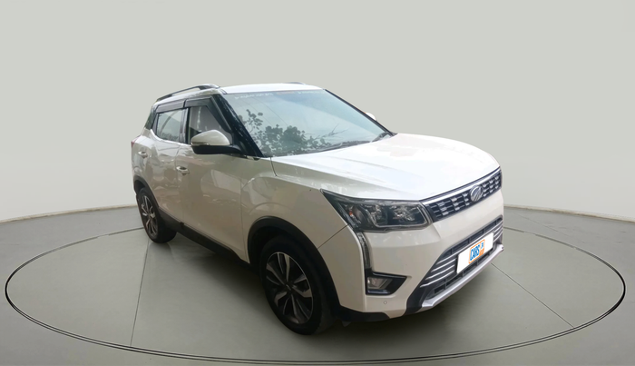2020 Mahindra XUV300 W8 (O) 1.5 DIESEL, Diesel, Manual, 1,17,654 km, exterior