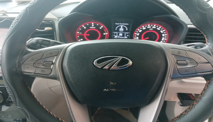 2020 Mahindra XUV300 W8 (O) 1.5 DIESEL, Diesel, Manual, 1,17,654 km, interior
