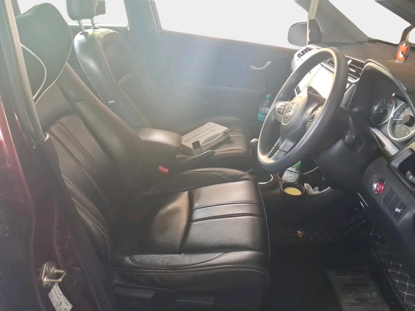 2016 Honda BR-V 1.5L I- DTEC V, Diesel, Manual, 54,266 km, interior