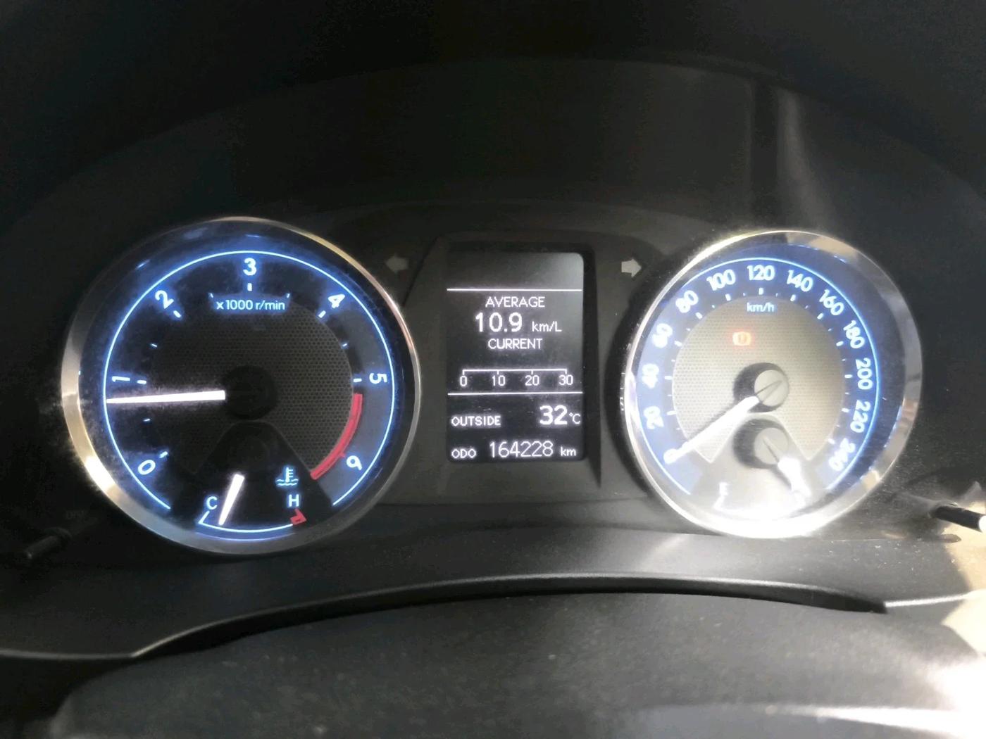 2014 Toyota Corolla Altis GL DIESEL, Diesel, Manual, 1,64,228 km, interior