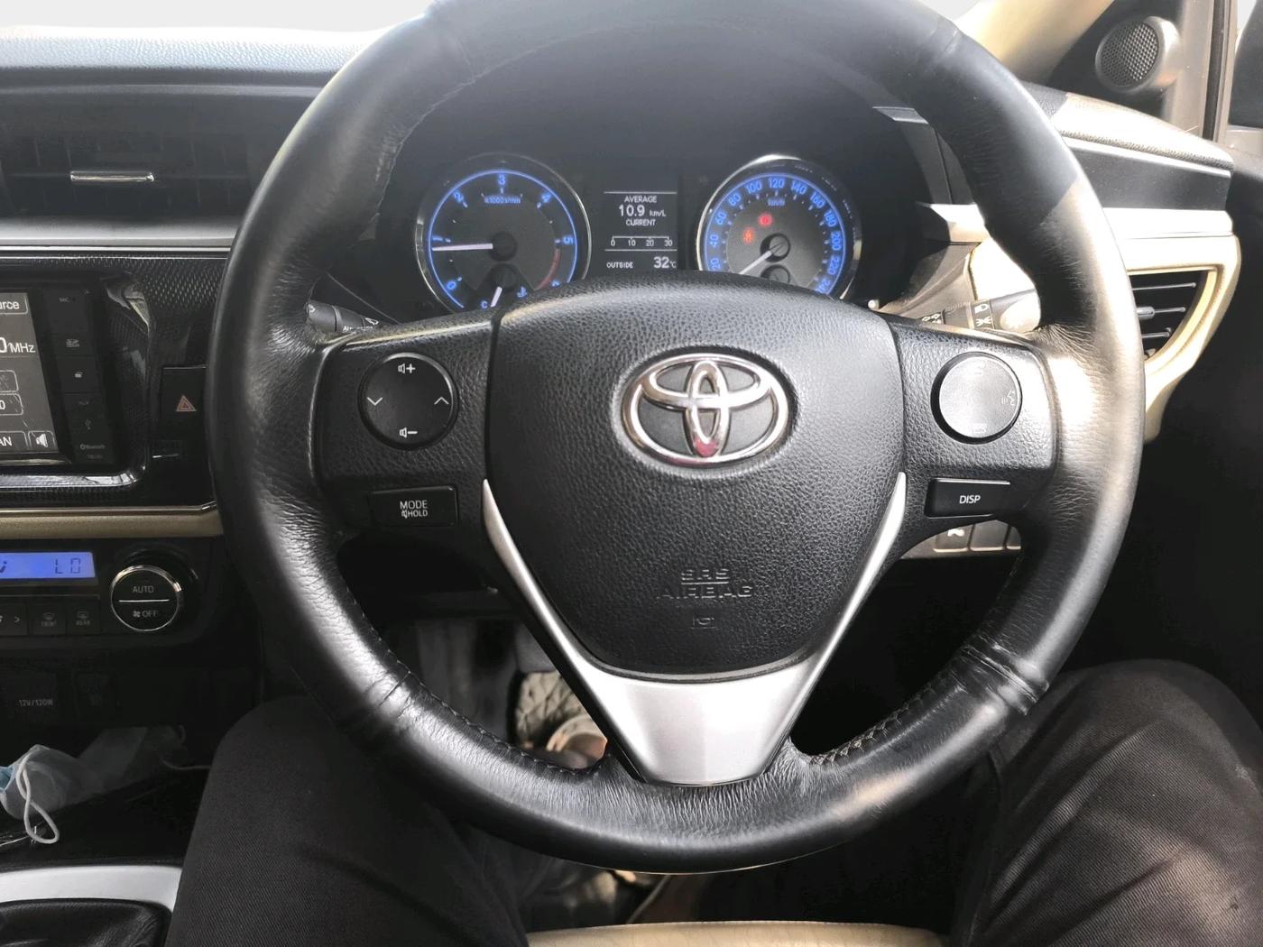2014 Toyota Corolla Altis GL DIESEL, Diesel, Manual, 1,64,228 km, interior
