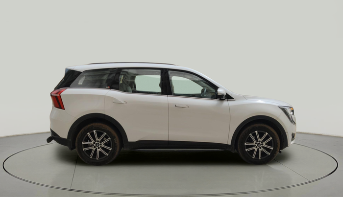 2023 Mahindra XUV700 AX 7 LUXURY D AWD AT 7 STR, Diesel, Automatic, 31,029 km, exterior