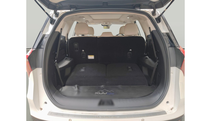 2023 Mahindra XUV700 AX 7 LUXURY D AWD AT 7 STR, Diesel, Automatic, 31,029 km, exterior