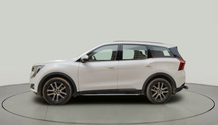 2023 Mahindra XUV700 AX 7 LUXURY D AWD AT 7 STR, Diesel, Automatic, 31,029 km, exterior