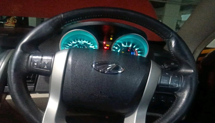 2015 Mahindra XUV500 W10, Diesel, Manual, 66,316 km, interior