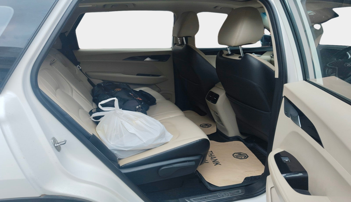 2022 MG HECTOR SHARP HYBRID 1.5 PETROL, Petrol, Manual, 42,462 km, interior