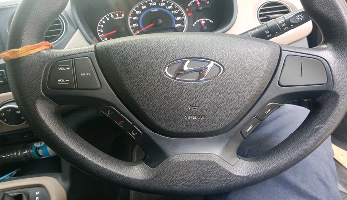 2017 Hyundai Grand i10 SPORTZ (O) AT 1.2 KAPPA VTVT, Petrol, Automatic, 35,577 km, interior