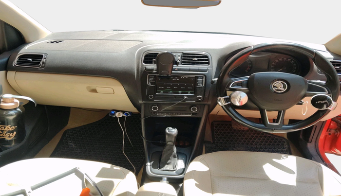 2017 Skoda Rapid STYLE 1.5 TDI AT, Diesel, Automatic, 1,75,892 km, interior