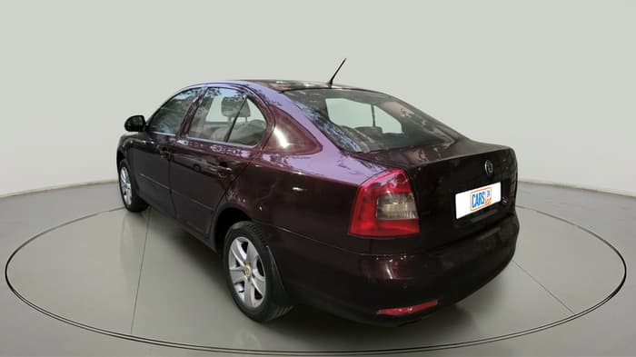 2013 Skoda Laura L&K 2.0 TDI AT, Diesel, Automatic, 2,09,262 km, exterior
