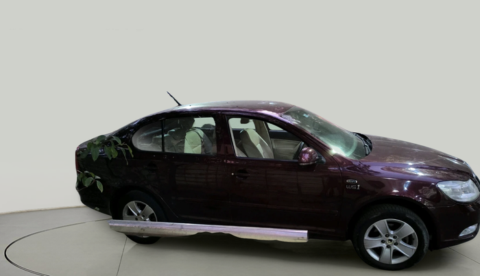 2013 Skoda Laura L&K 2.0 TDI AT, Diesel, Automatic, 2,09,262 km, exterior