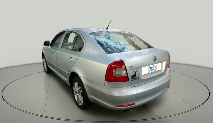 2013 Skoda Laura ELEGANCE 2.0 TDI CR AT, Diesel, Automatic, 1,25,548 km, exterior