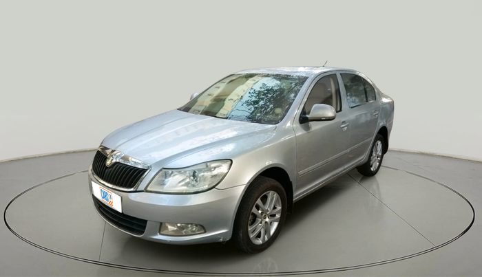 2013 Skoda Laura ELEGANCE 2.0 TDI CR AT, Diesel, Automatic, 1,25,548 km, exterior