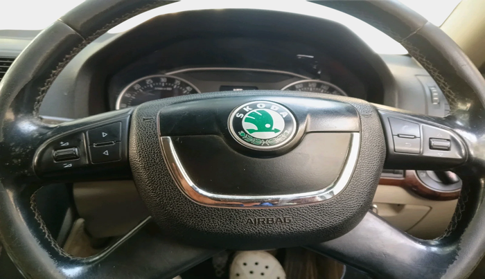 2013 Skoda Laura ELEGANCE 2.0 TDI CR AT, Diesel, Automatic, 1,25,548 km, interior