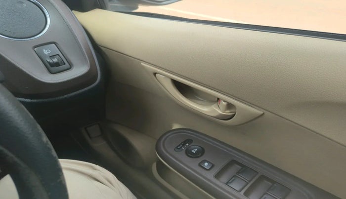 2013 Honda Amaze 1.5L I-DTEC S, Diesel, Manual, 85,049 km, interior