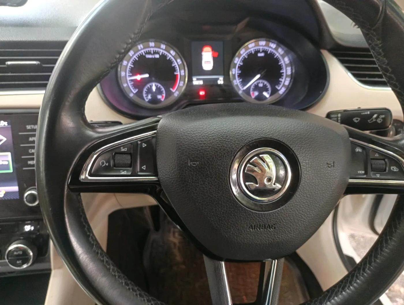 2019 Skoda Octavia 2.0 TDI CR STYLE, Diesel, Manual, 99,366 km, interior