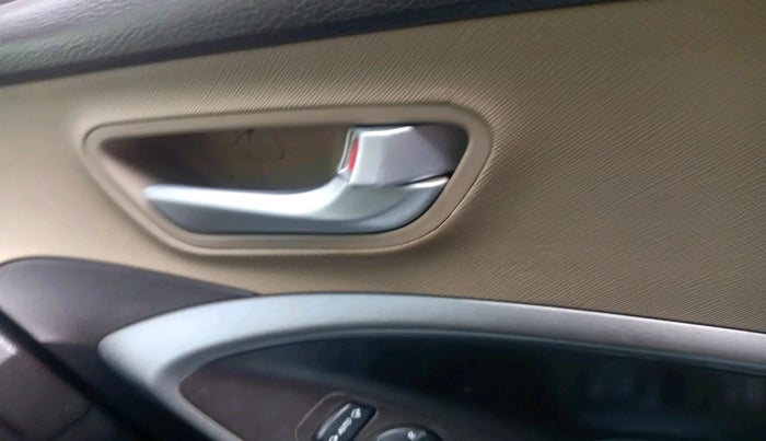 2014 Hyundai Santa Fe 2 WD AT, Diesel, Automatic, 1,63,719 km, interior