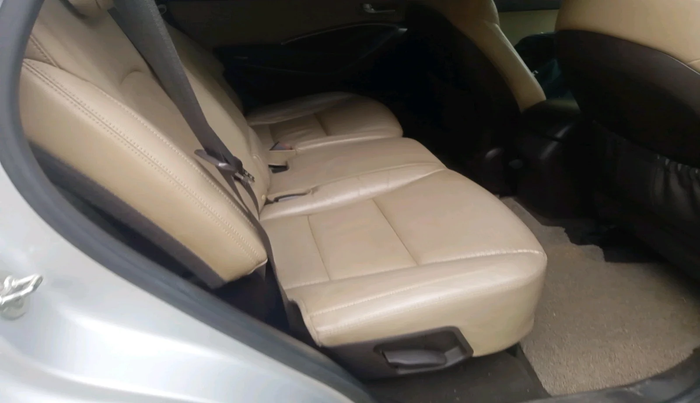 2014 Hyundai Santa Fe 2 WD AT, Diesel, Automatic, 1,63,719 km, interior