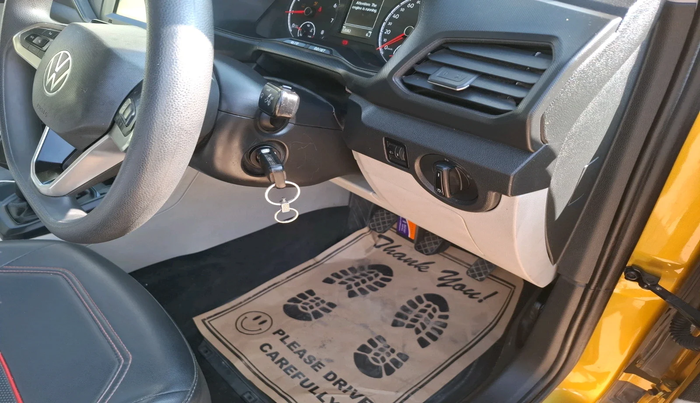 2022 Volkswagen TAIGUN COMFORTLINE 1.0 TSI MT, Petrol, Manual, 12,042 km, interior