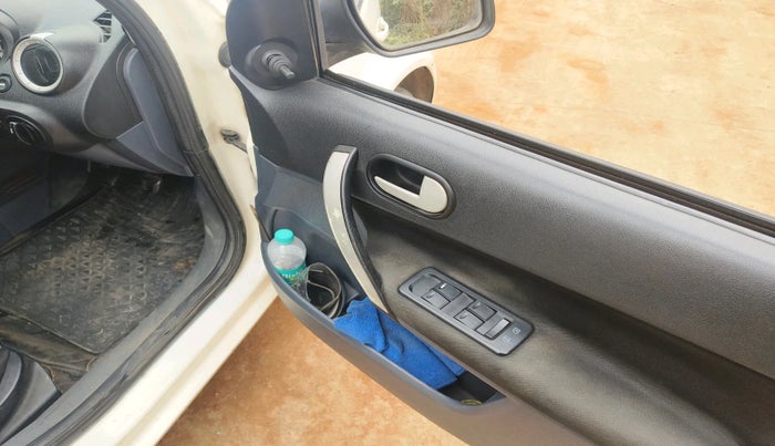 2012 Ford Fiesta Classic CLXI 1.4 DIESEL, Diesel, Manual, 1,00,707 km, interior