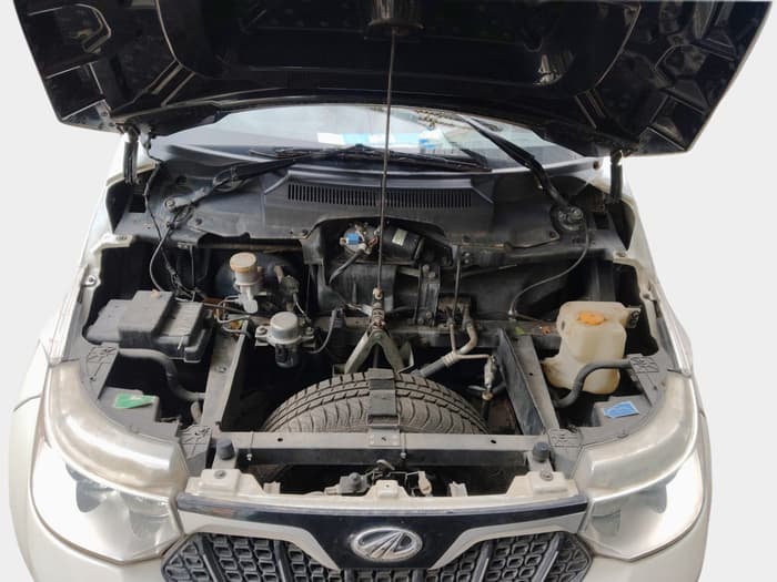 2017 Mahindra E20 Plus P6, Electric, Automatic, 48,116 km, exterior