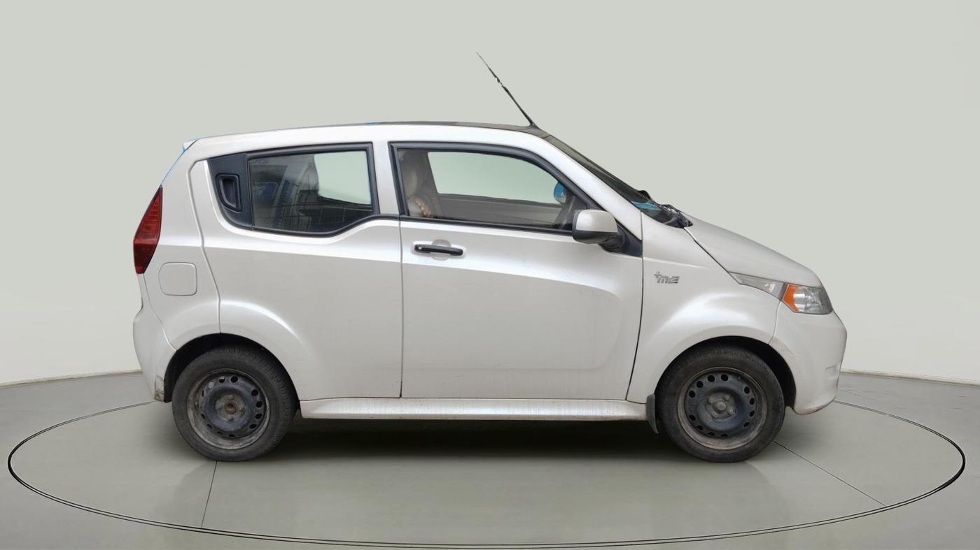 2017 Mahindra E20 Plus P6, Electric, Automatic, 48,116 km, exterior