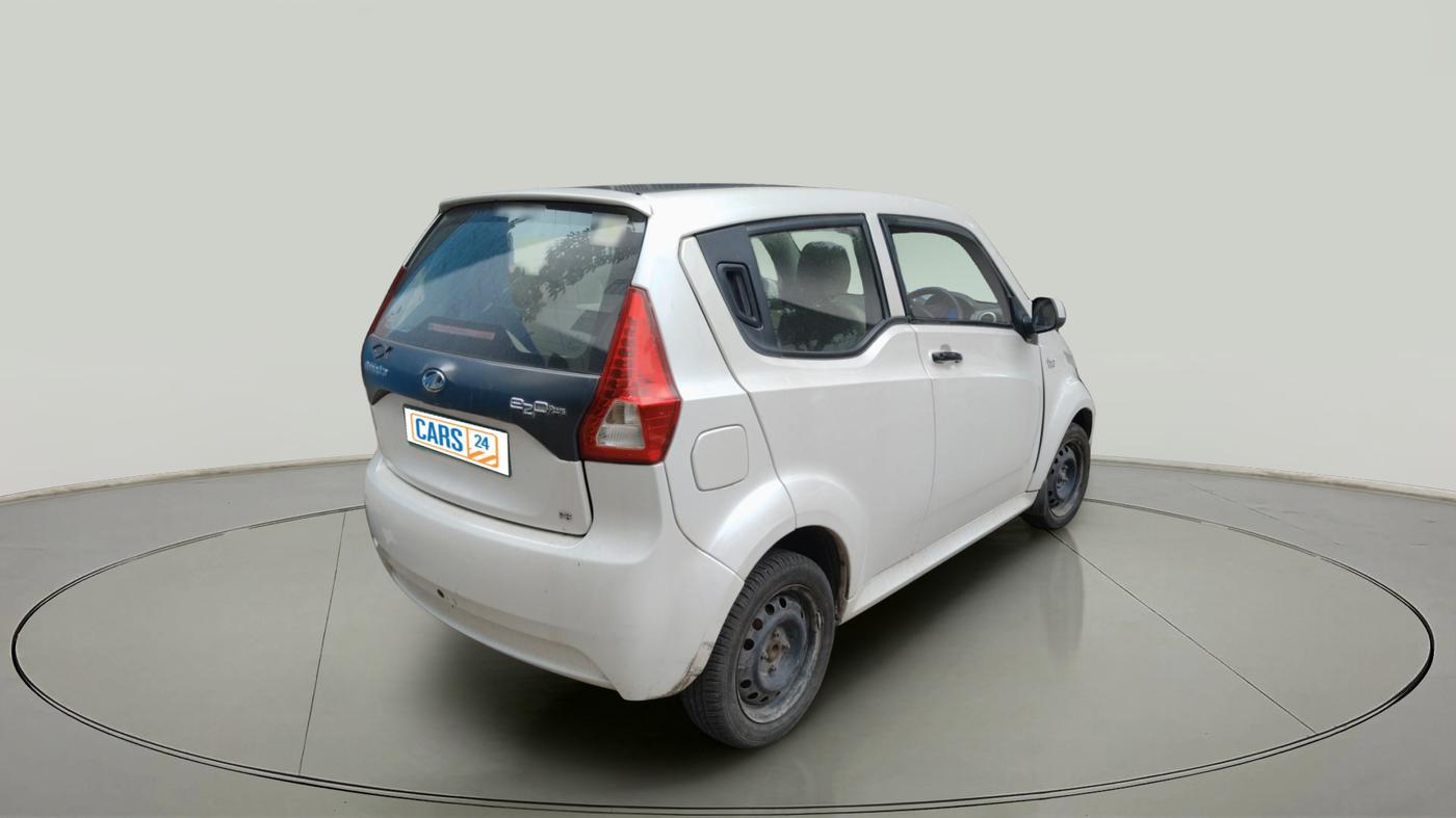 2017 Mahindra E20 Plus P6, Electric, Automatic, 48,116 km, exterior