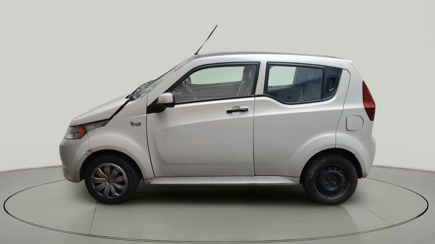 2017 Mahindra E20 Plus P6, Electric, Automatic, 48,116 km, exterior
